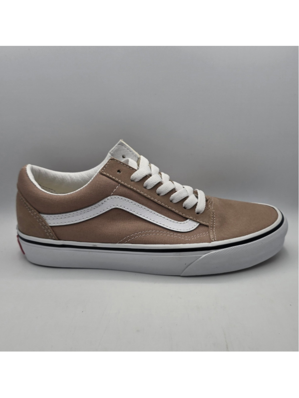 Women's Vans Old Skool Sneakers in Beige and White 6 women’s 4.5y